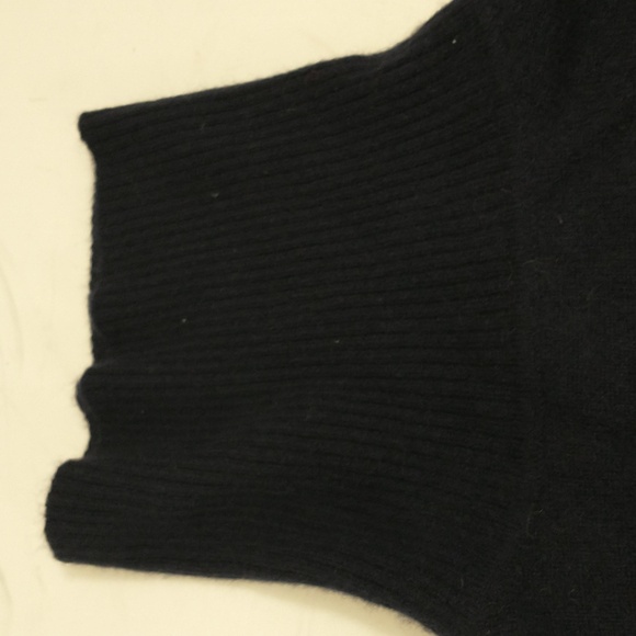 Dark Navy Blue Cashmere Turtleneck Sweater Vintage Hong Kong See Measurements M - Picture 6 of 7